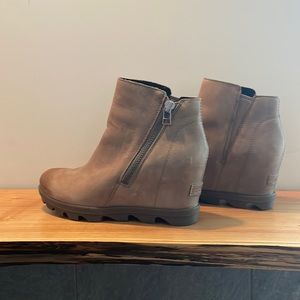 Sorel Joan of Arctic Wedge II Zip 7.5 - Like New